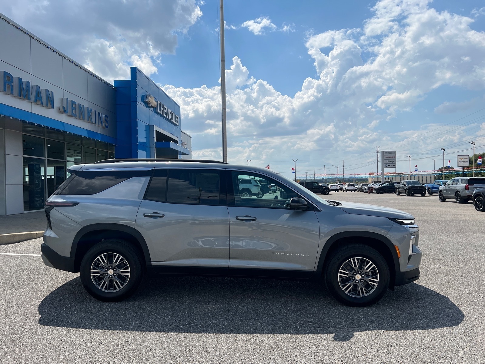 2027 Chevrolet Traverse LT - Photo 6
