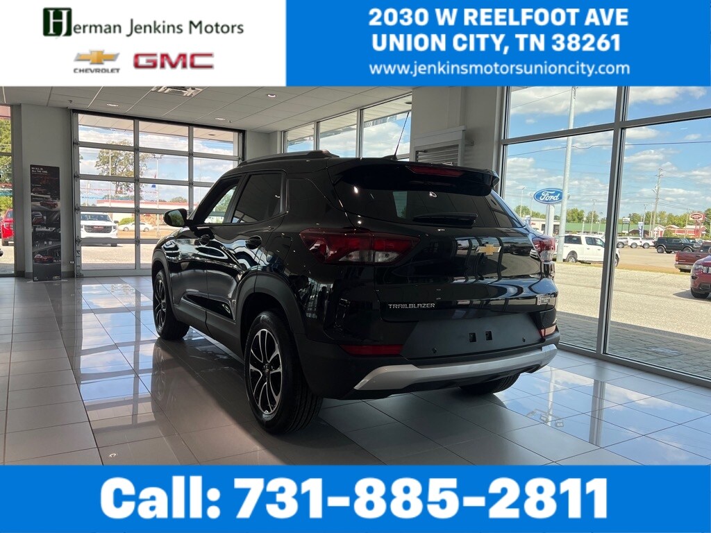 2026 Chevrolet Trailblazer LT photo 3