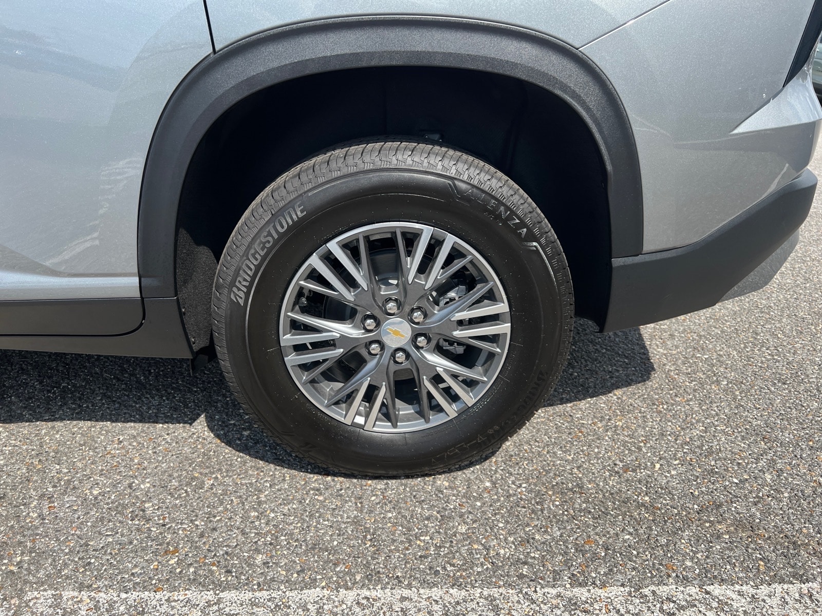 2027 Chevrolet Traverse LT - Photo 9