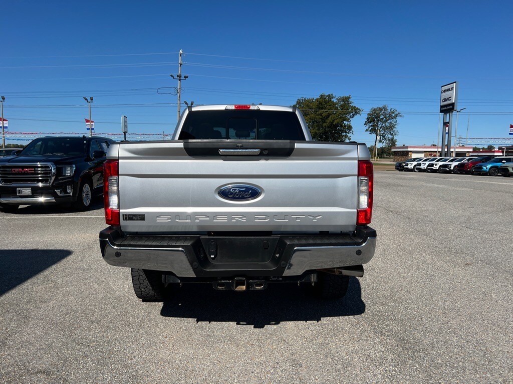 2018 Ford F-250 Lariat photo 4