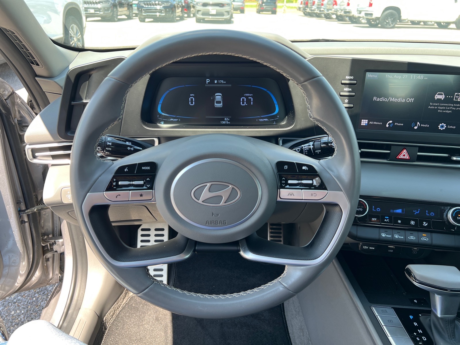 2025 Hyundai Elantra SEL - Photo 14