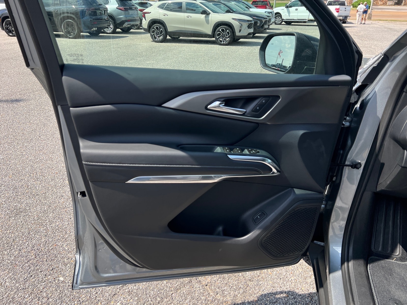 2027 Chevrolet Traverse LT - Photo 11