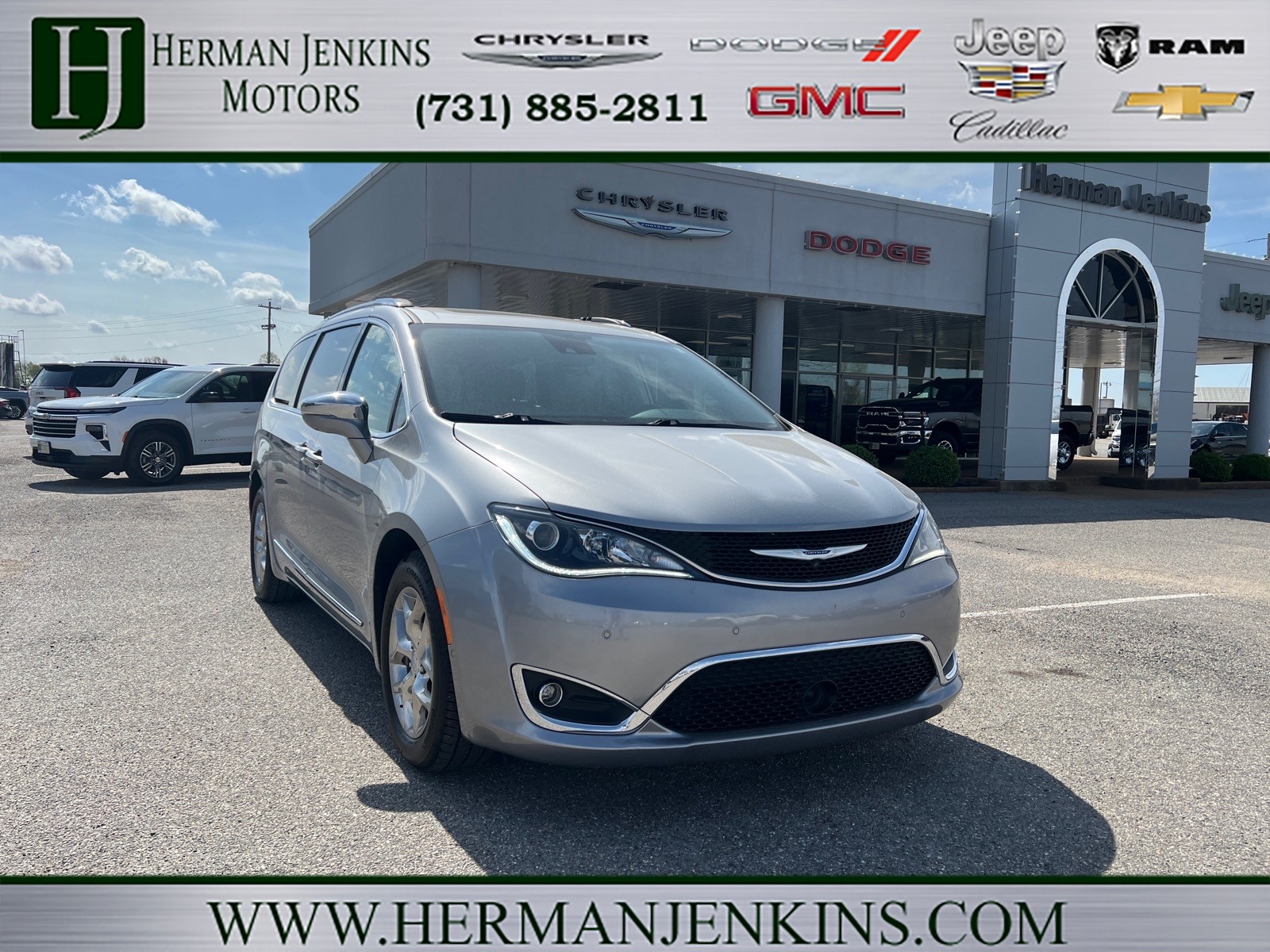 2019 Chrysler Pacifica Limited's photo