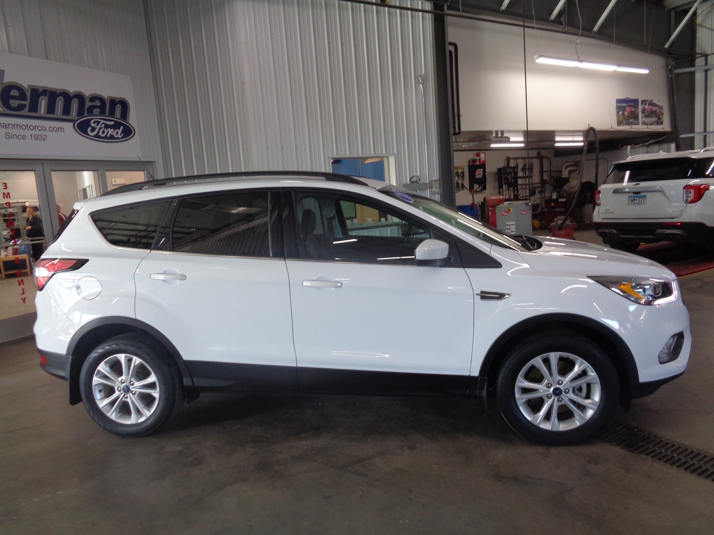 Used 2018 Ford Escape SEL with VIN 1FMCU9HD9JUD59821 for sale in Luverne, Minnesota