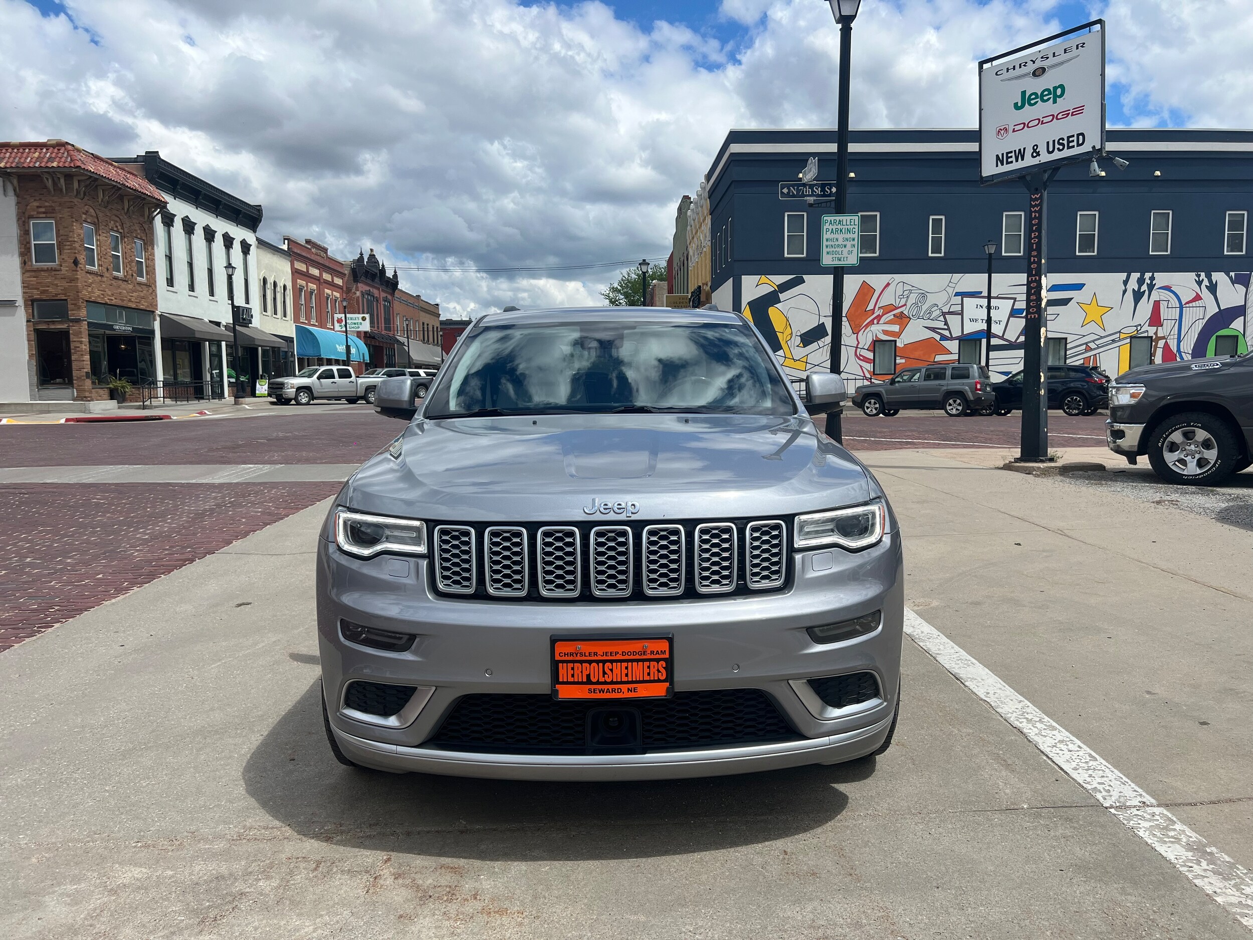 Used 2019 Jeep Grand Cherokee Summit with VIN 1C4RJFJG8KC683974 for sale in Seward, NE