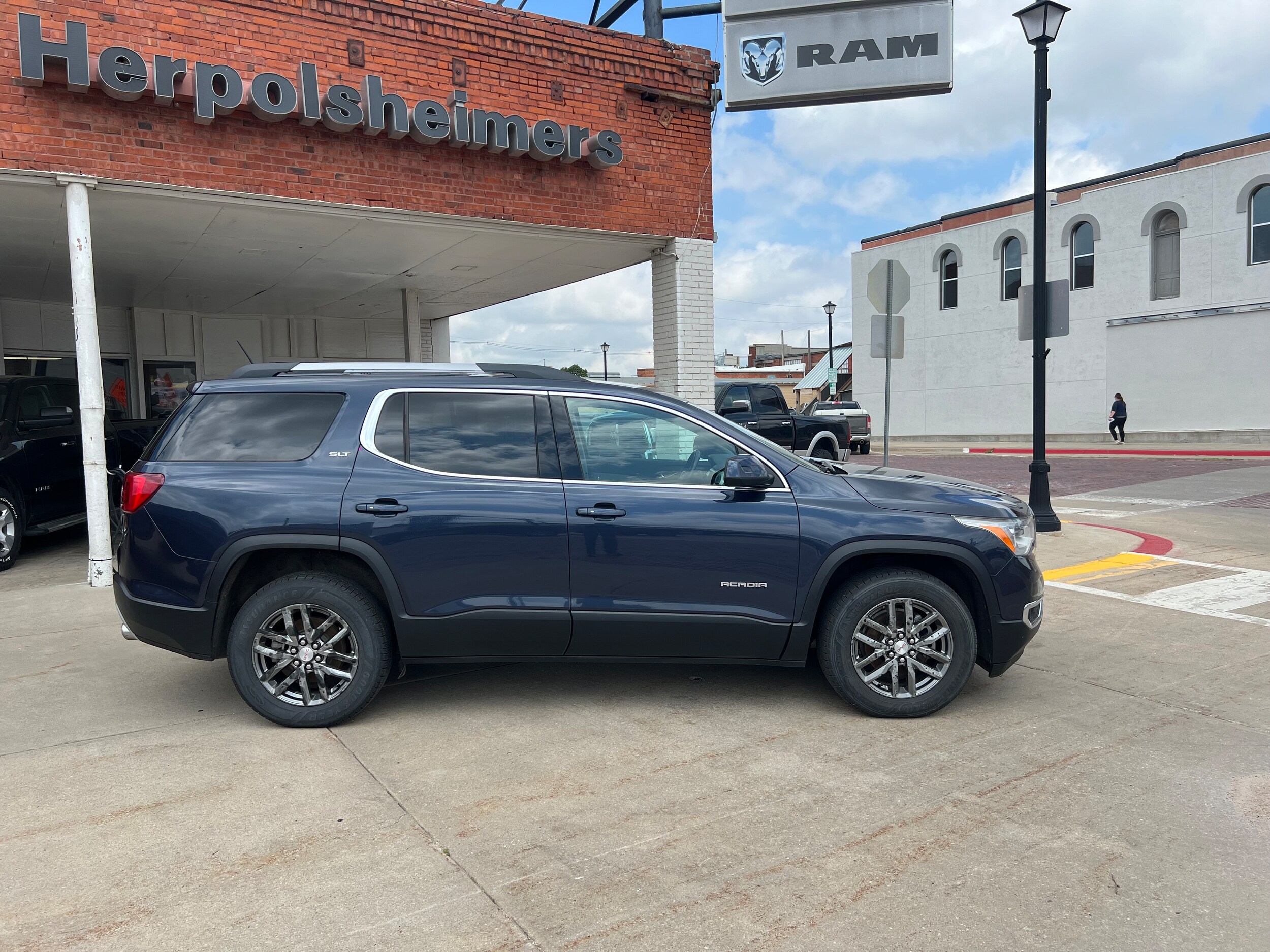 2019 Gmc Acadia SLT photo 2