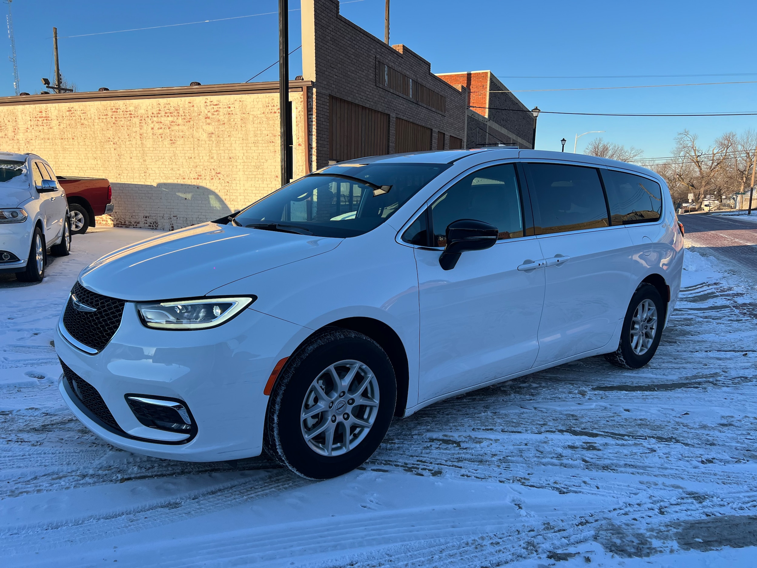 2025 Chrysler Pacifica Select