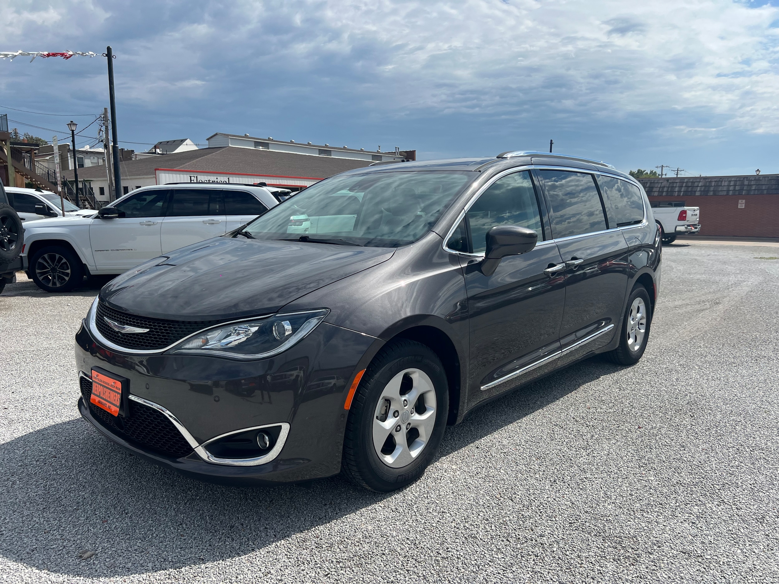 2017 Chrysler Pacifica Touring-L Plus