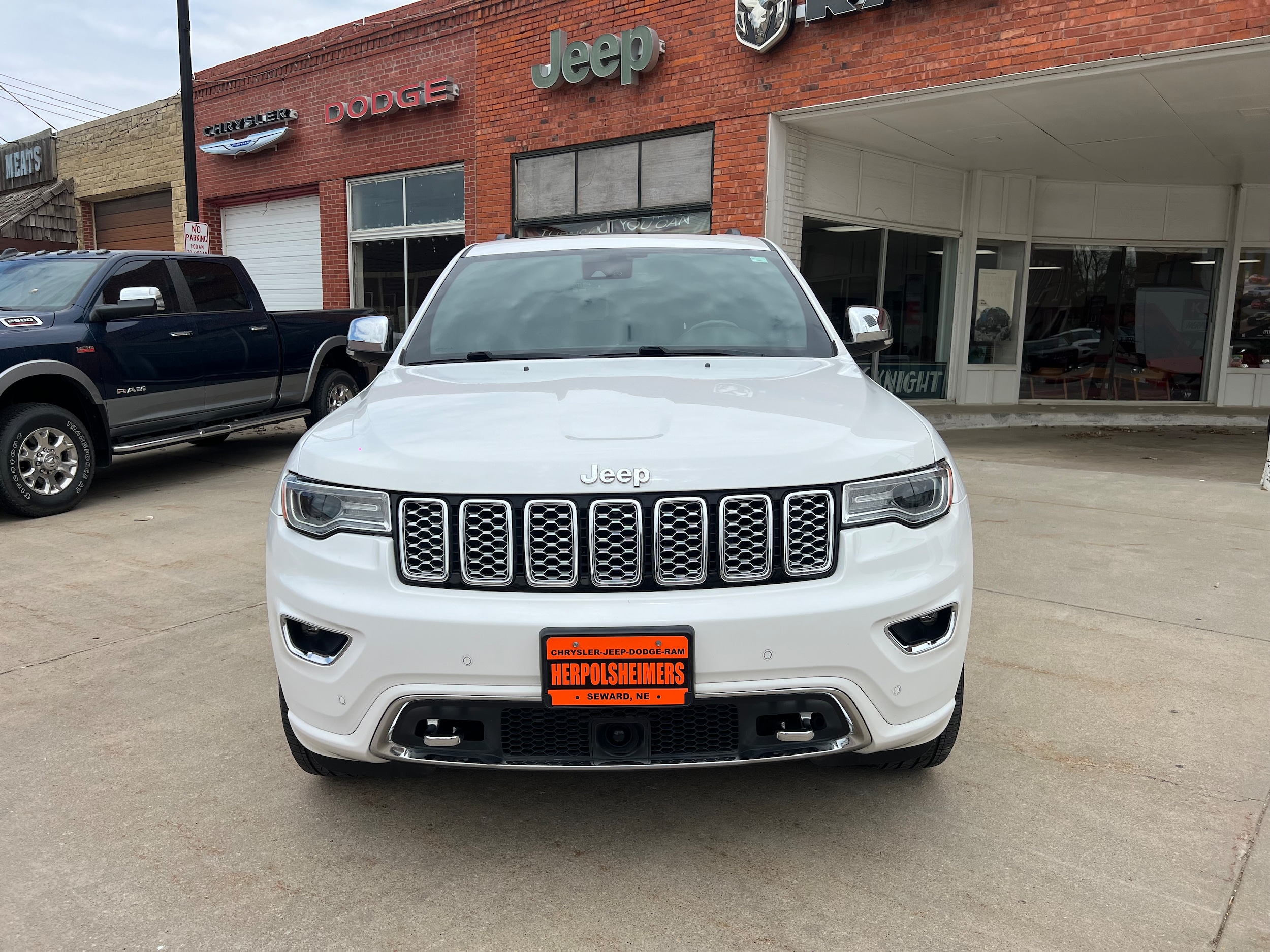 Used 2019 Jeep Grand Cherokee Overland with VIN 1C4RJFCGXKC695279 for sale in Seward, NE