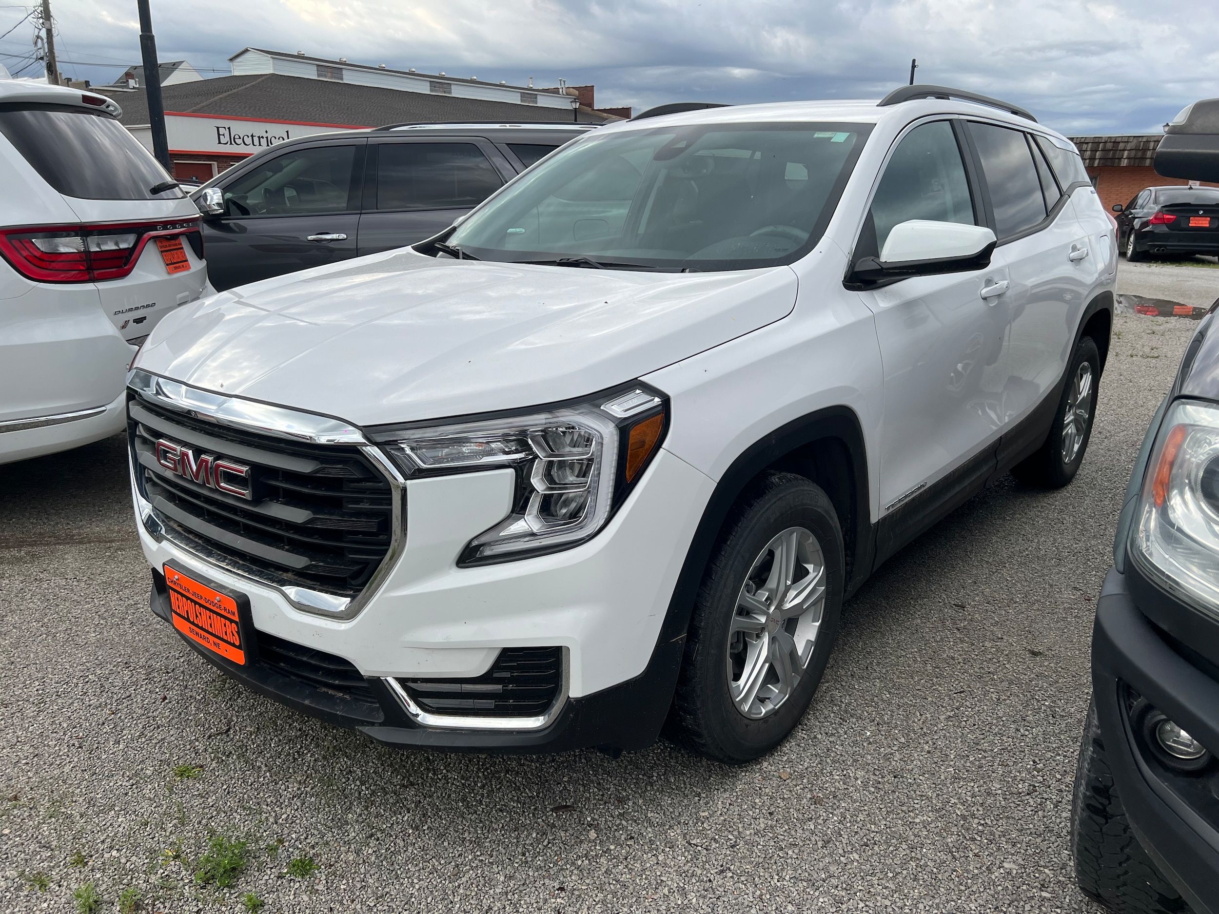 Used 2022 GMC Terrain SLE with VIN 3GKALTEV4NL103308 for sale in Seward, NE