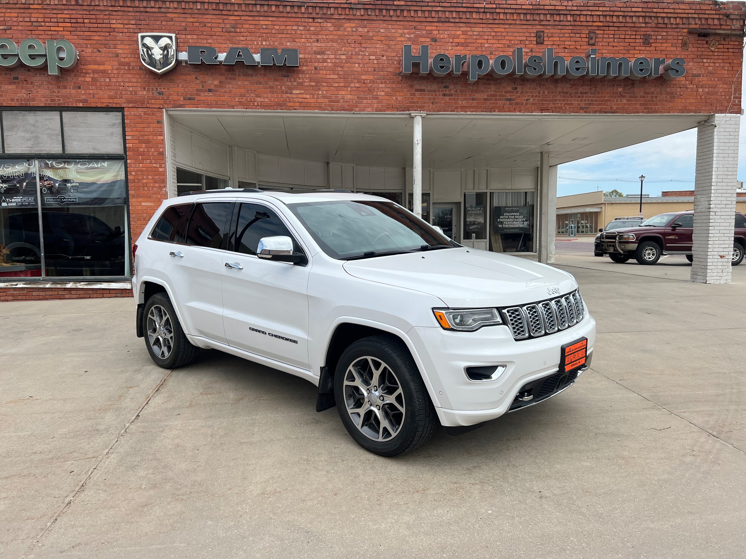 2019 Jeep Grand Cherokee Overland photo 2