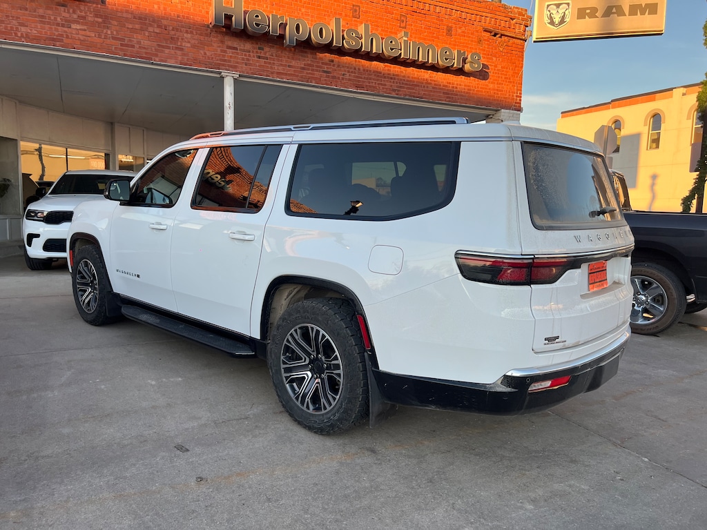 Used 2023 Jeep Wagoneer L Series II Series II 4x4