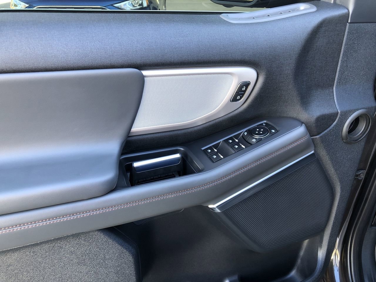 2025 Ford Expedition Active - Photo 13
