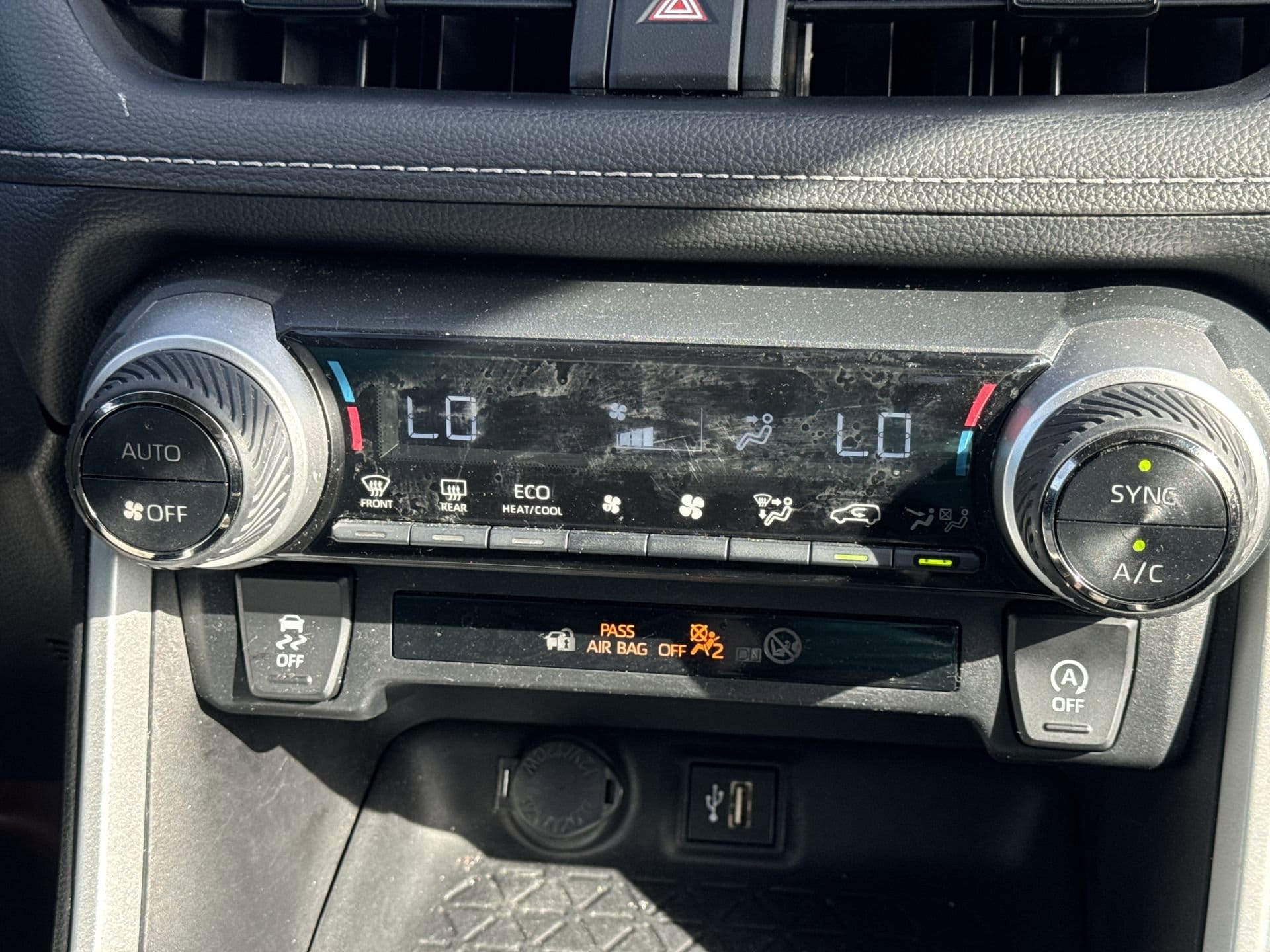 2023 Toyota RAV4 XLE - Photo 14