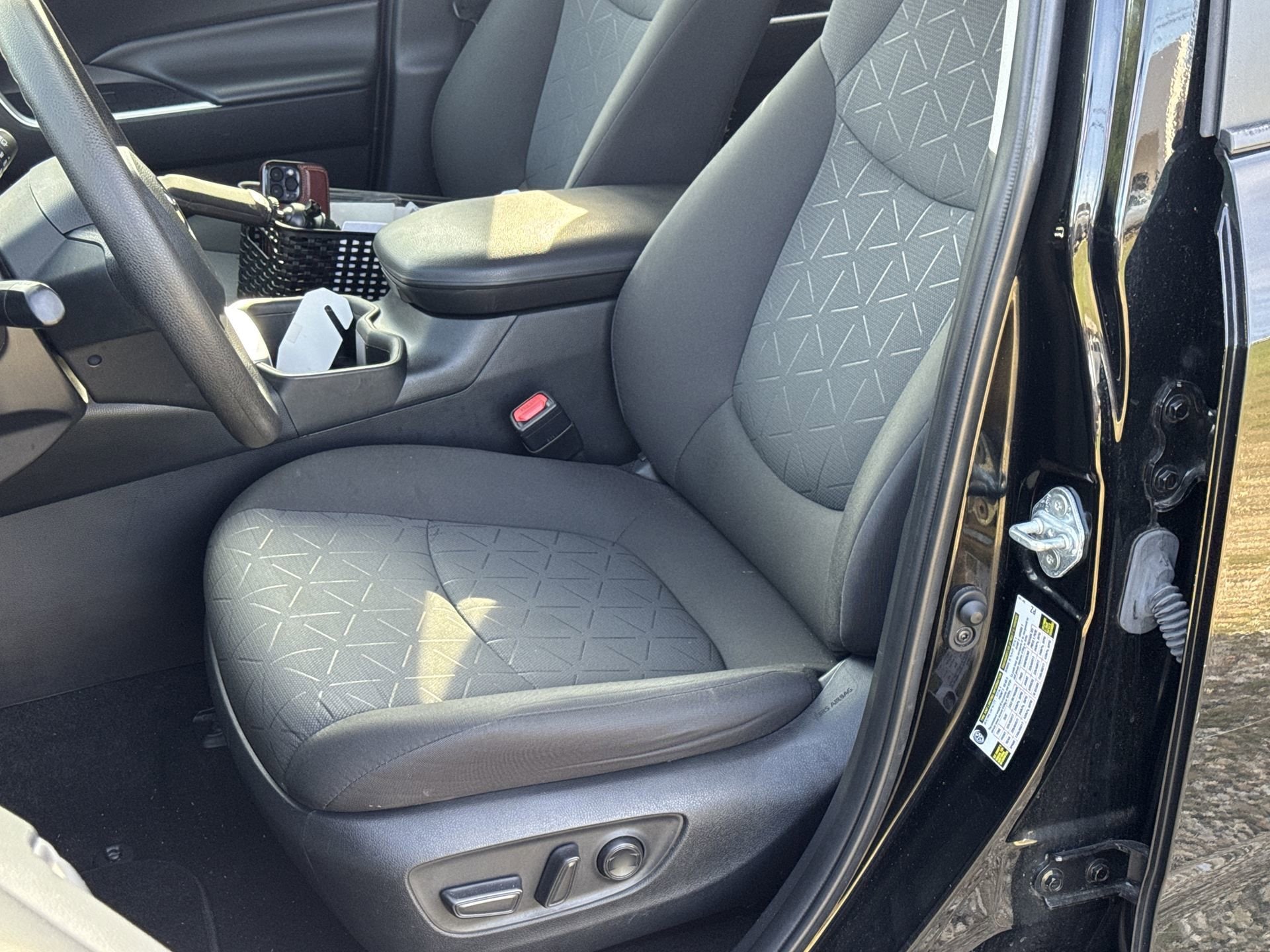 2023 Toyota RAV4 XLE - Photo 7