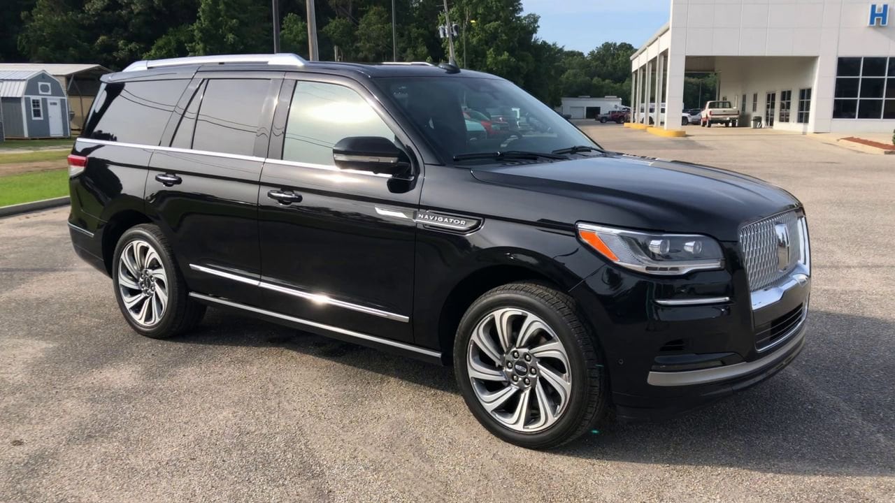 Used 2024 Lincoln Navigator Premiere with VIN 5LMJJ2NG4REL04511 for sale in Picayune, MS
