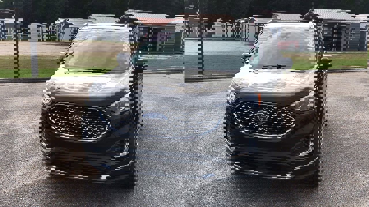 2024 Ford Edge Titanium photo 3