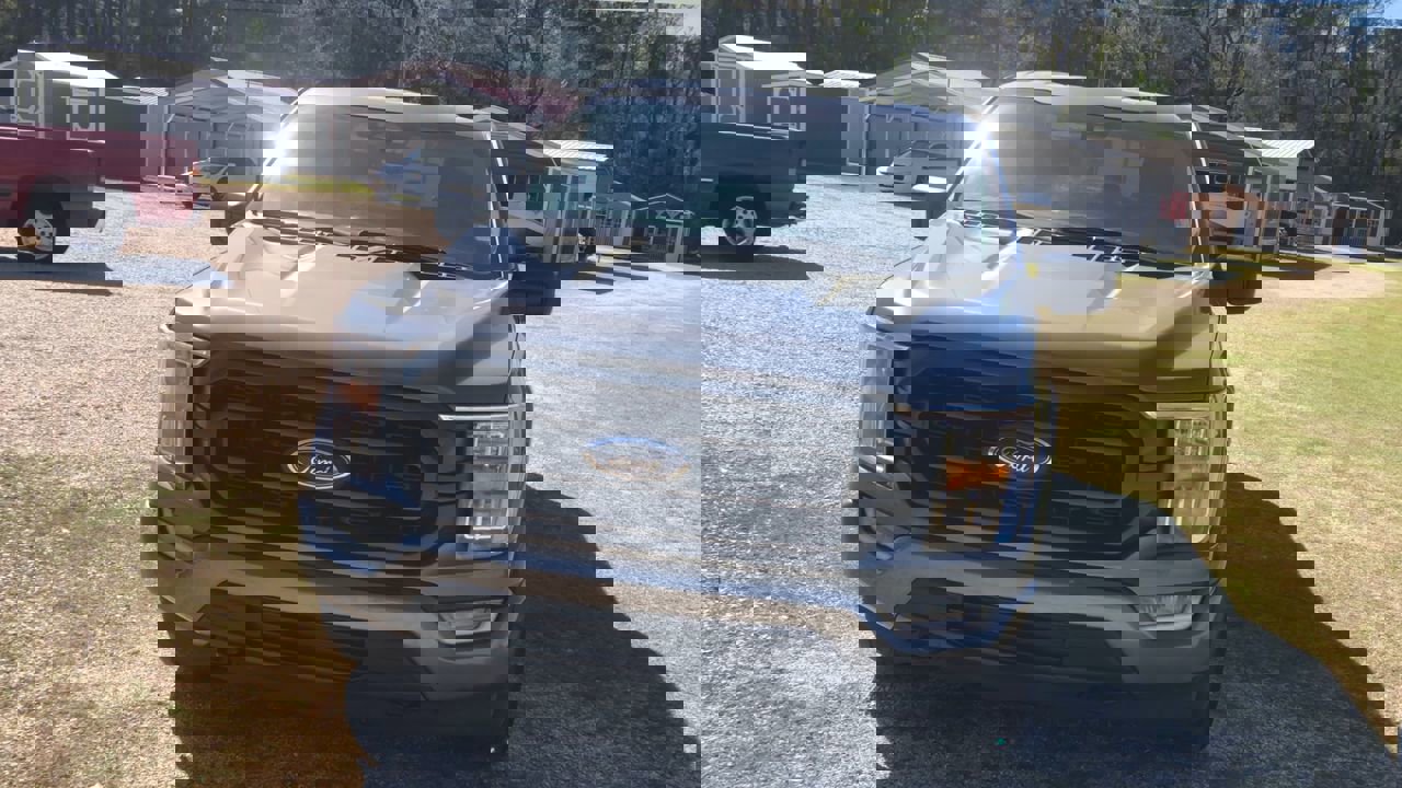 2023 Ford F-150 XLT photo 2