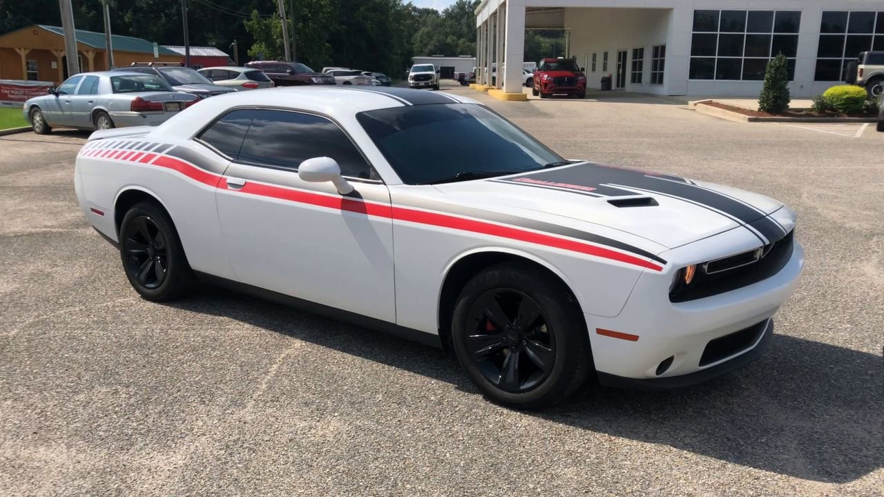 Used 2020 Dodge Challenger SXT with VIN 2C3CDZAG5LH149039 for sale in Picayune, MS