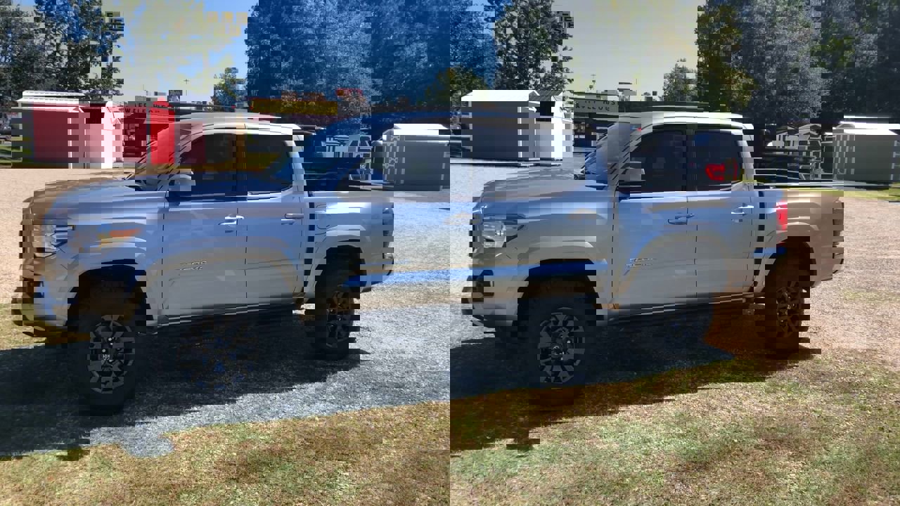 2021 Toyota Tacoma SR5 Short Bed photo 3