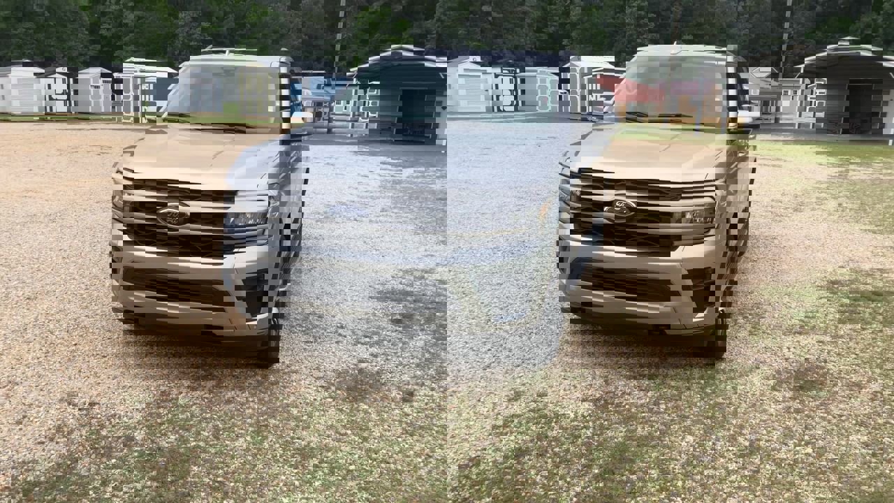 2022 Ford Expedition XLT photo 3