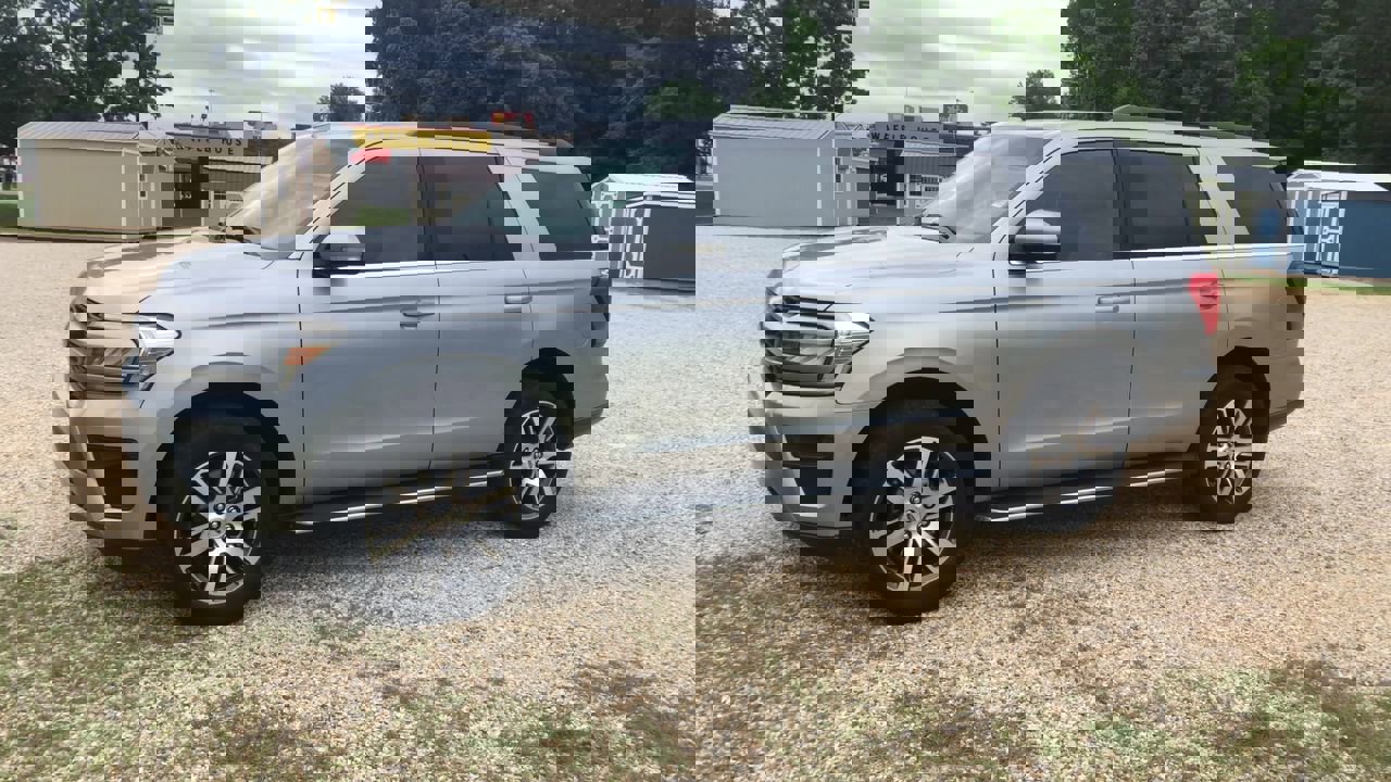2022 Ford Expedition XLT photo 4