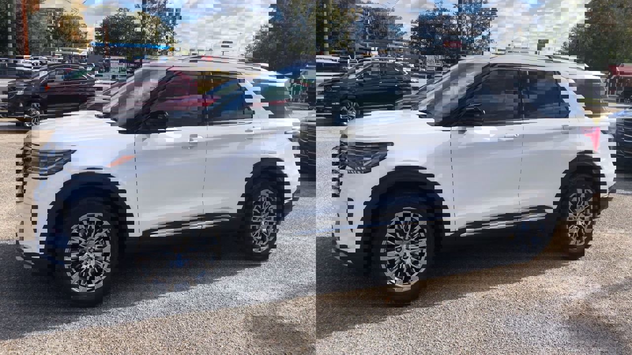 2026 Ford Explorer Platinum photo 4