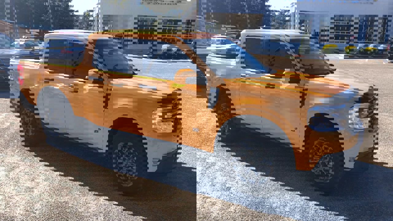 2023 Ford Maverick XLT photo 2