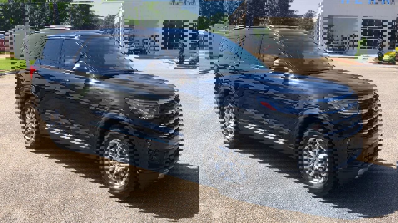 Used 2025 Ford Explorer Active with VIN 1FMUK7DH7SGA00376 for sale in Picayune, MS