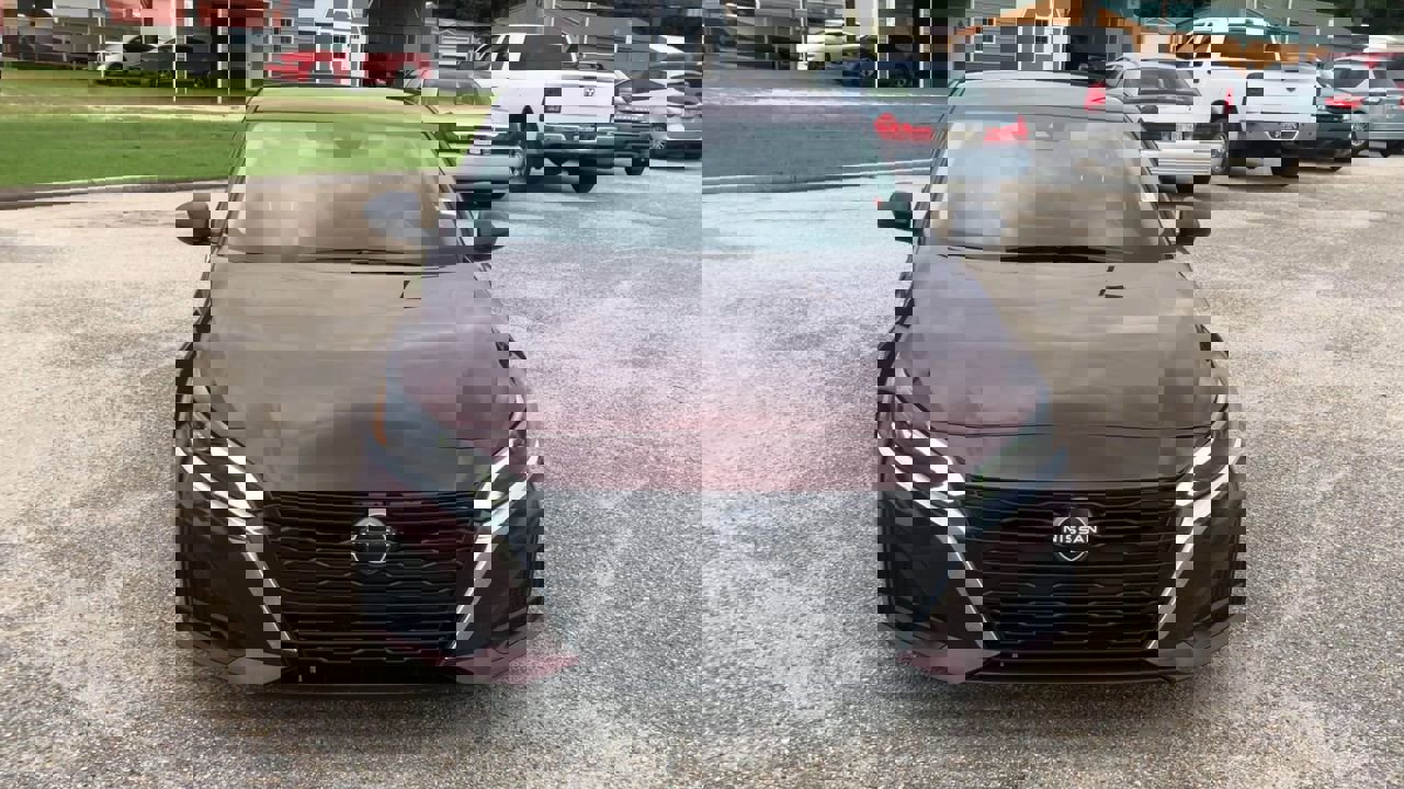 2024 Nissan Altima 2.5 SV photo 2