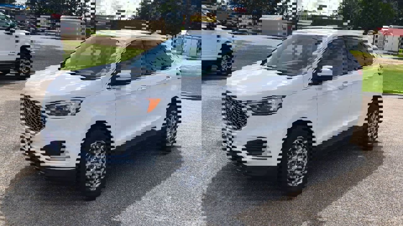 2024 Ford Edge SEL photo 4