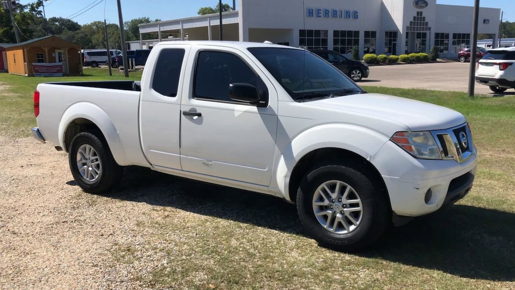 Used 2016 Nissan Frontier SV Extended Cab Truck
