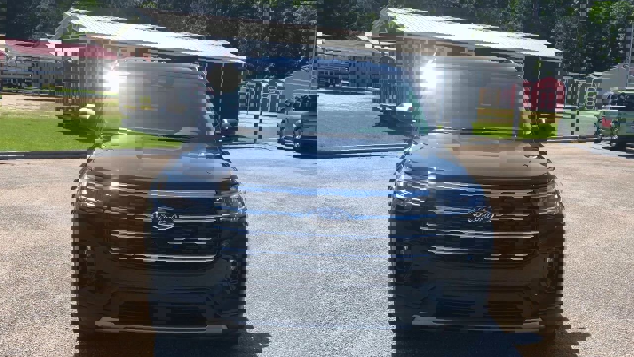 2025 Ford Explorer photo 2