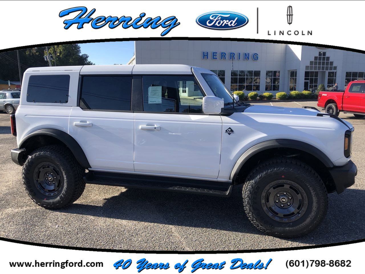 2025 Ford Bronco 4-Door Outer Banks's photo