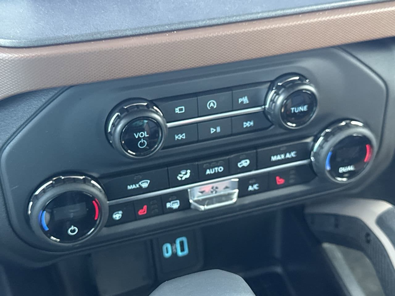 2024 Ford Bronco 4-Door Outer Banks - Photo 16