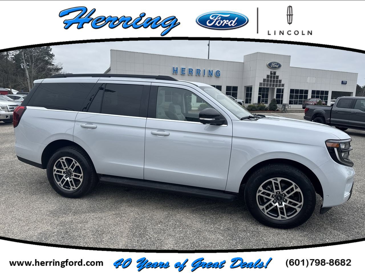 2025 Ford Expedition Active's photo