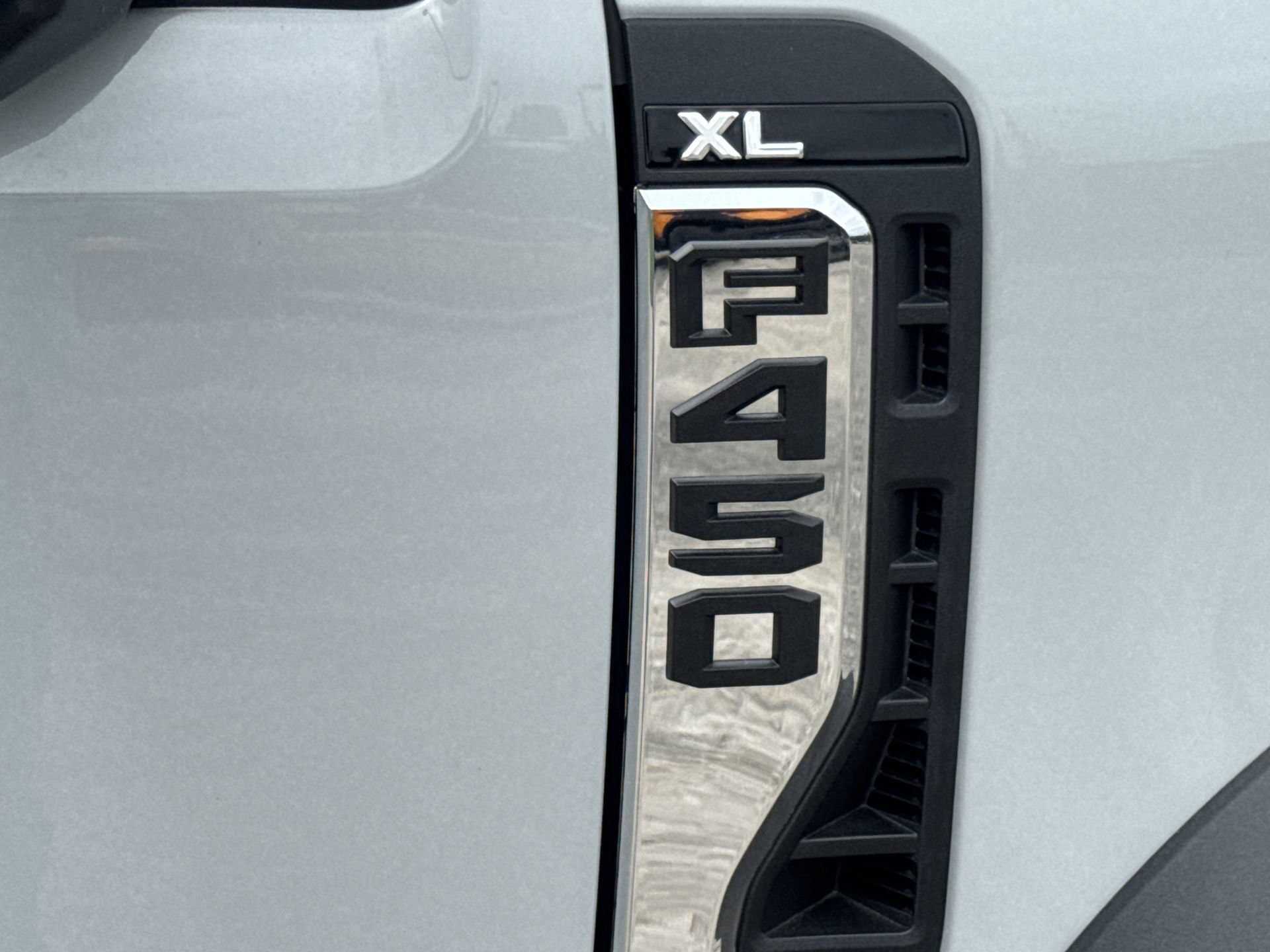 2026 Ford F-450 Super Duty XL - Photo 7
