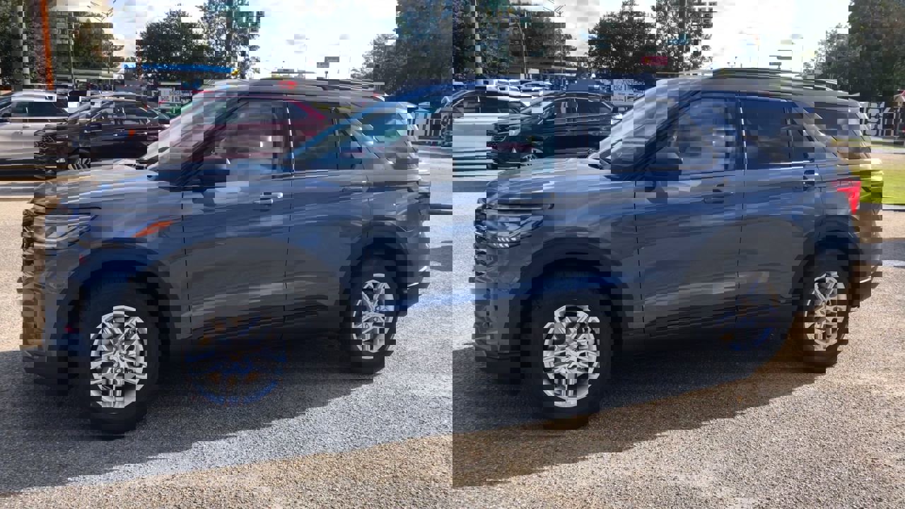 2026 Ford Explorer photo 3