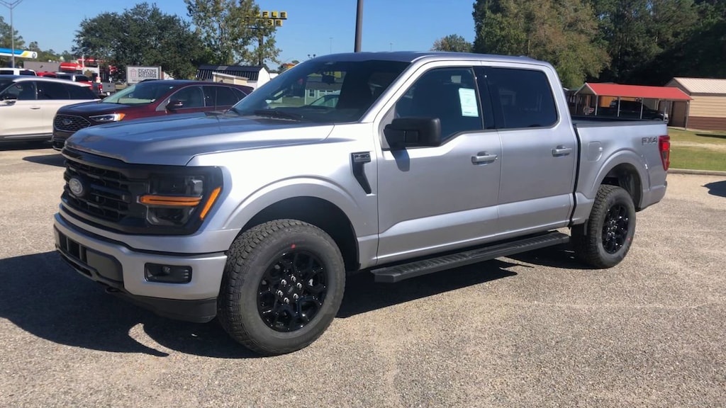 New 2025 Ford F-150 XLT Truck SuperCrew Cab