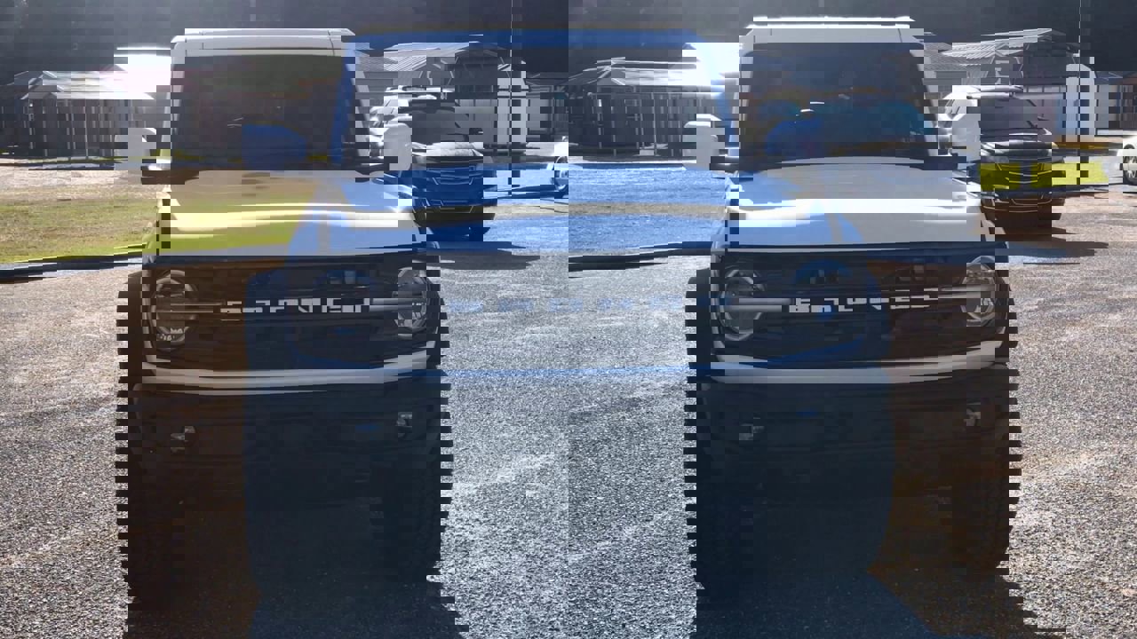 2025 Ford Bronco Outer Banks photo 2