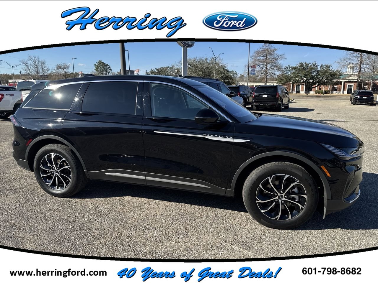 2025 Lincoln Nautilus Premiere AWD's photo
