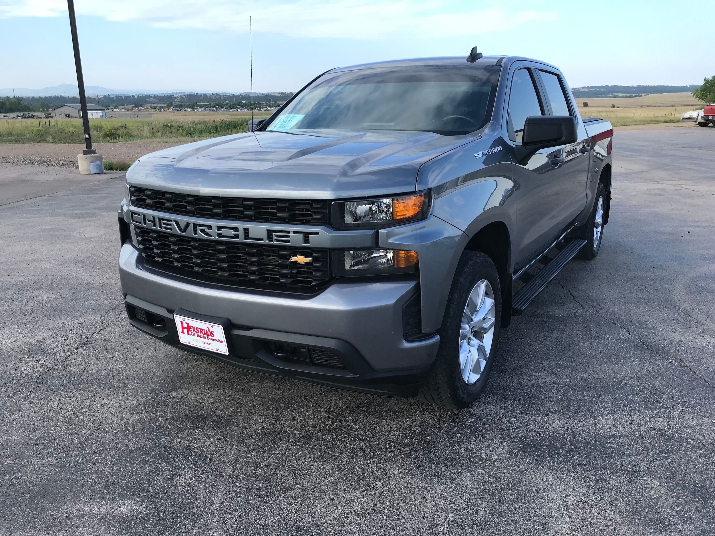 Used 2021 Chevrolet Silverado 1500 Custom with VIN 1GCPYBEK9MZ200728 for sale in Belle Fourche, SD