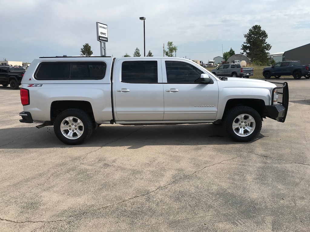 Used 2018 Chevrolet Silverado LT Cab; Crew