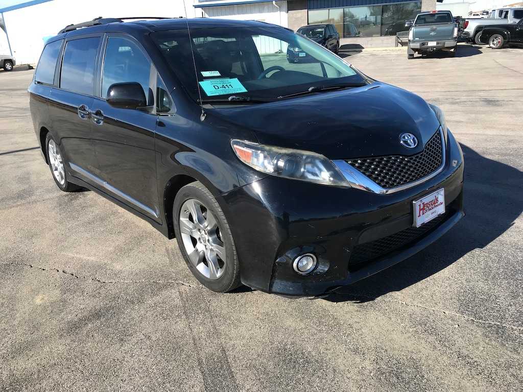 Used 2012 Toyota Sienna Van; Passenger