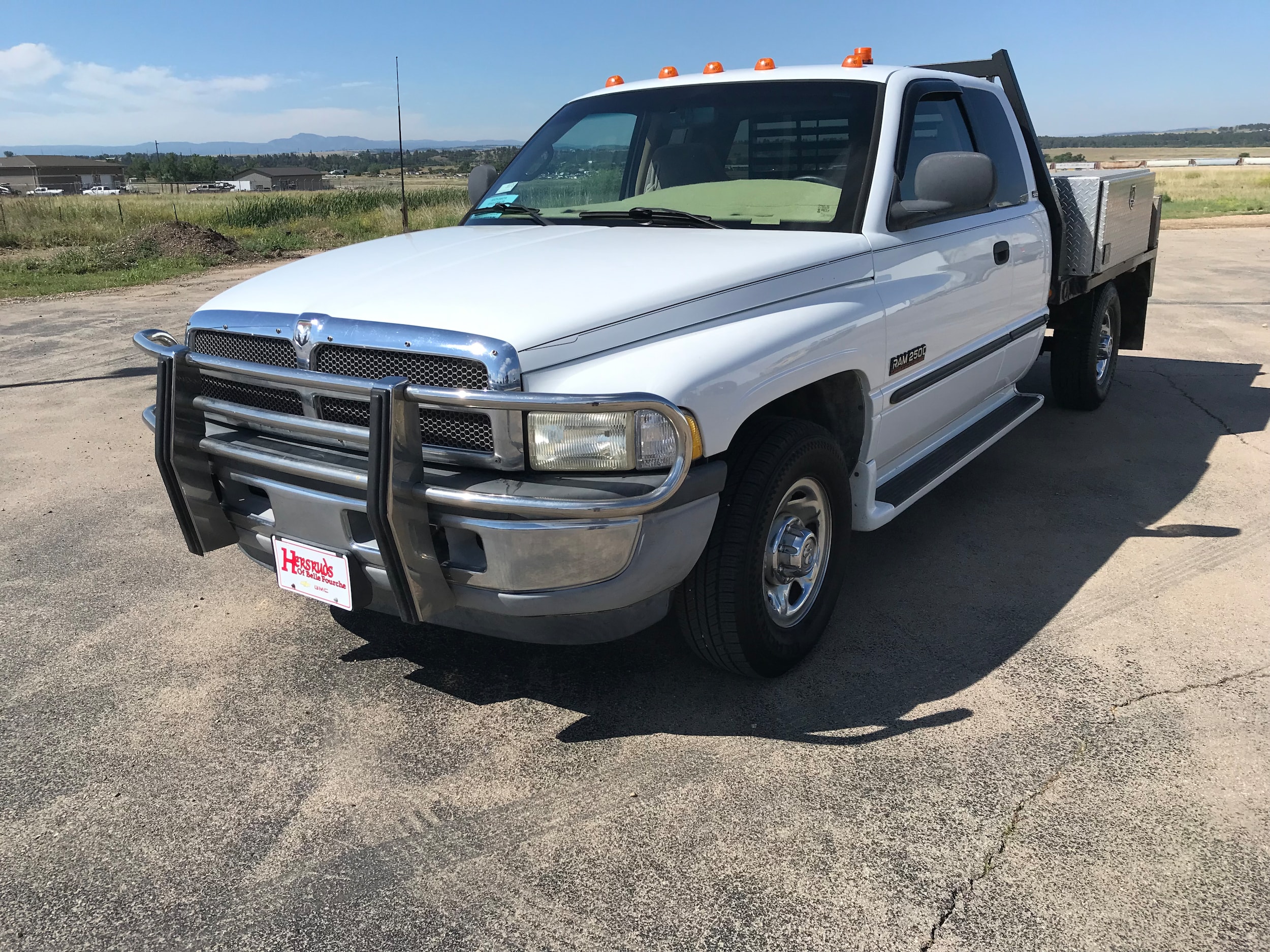 Used 1998 Dodge Ram Pickup ST with VIN 1B7KC2368WJ209646 for sale in Belle Fourche, SD