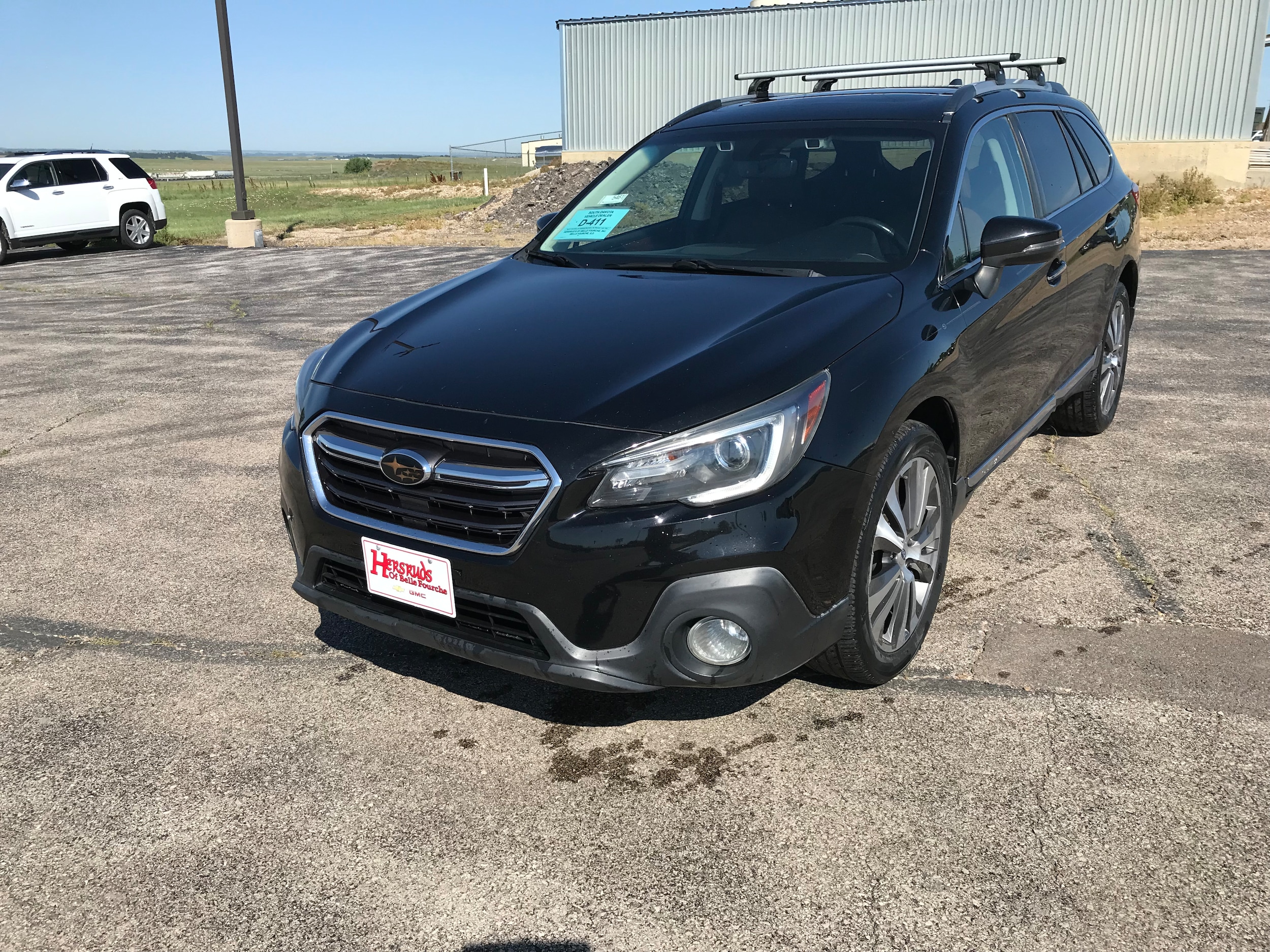 Used 2018 Subaru Outback Touring with VIN 4S4BSETC5J3308203 for sale in Belle Fourche, SD