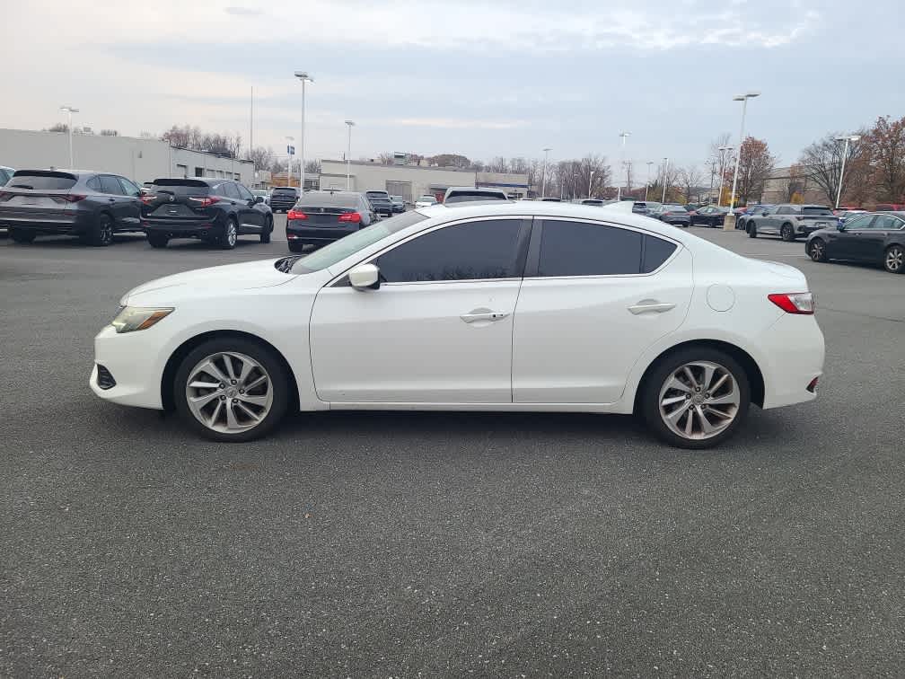 2017 Acura ILX Base photo 3