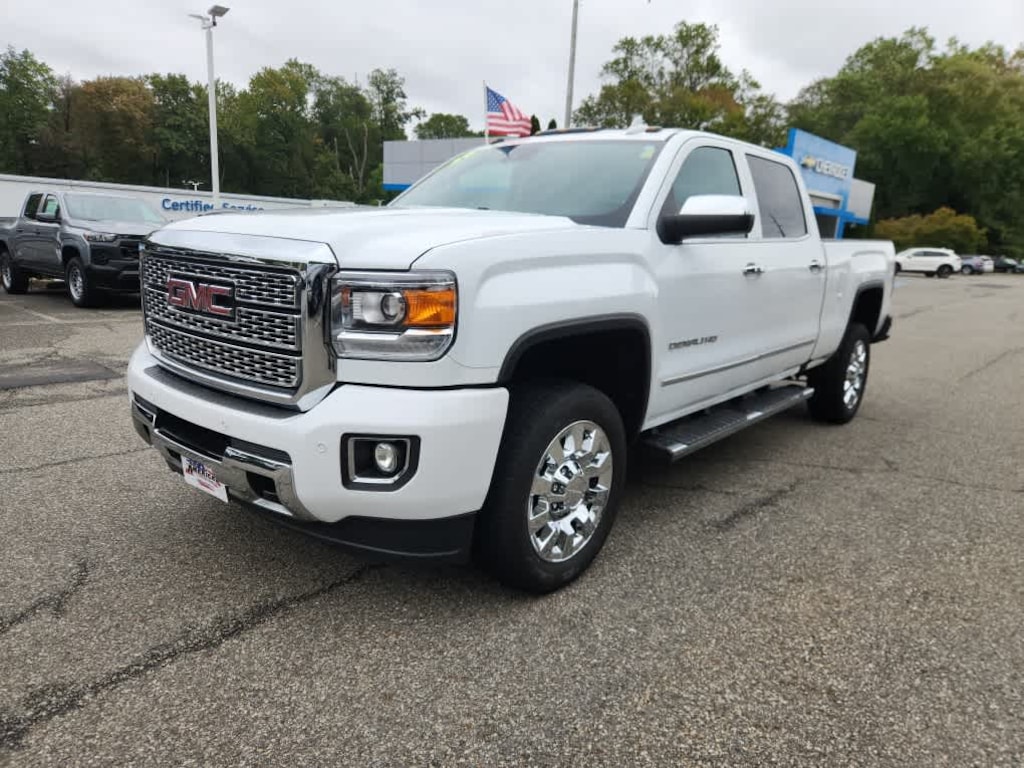 Used 2019 GMC Sierra 2500HD Denali Truck Crew Cab