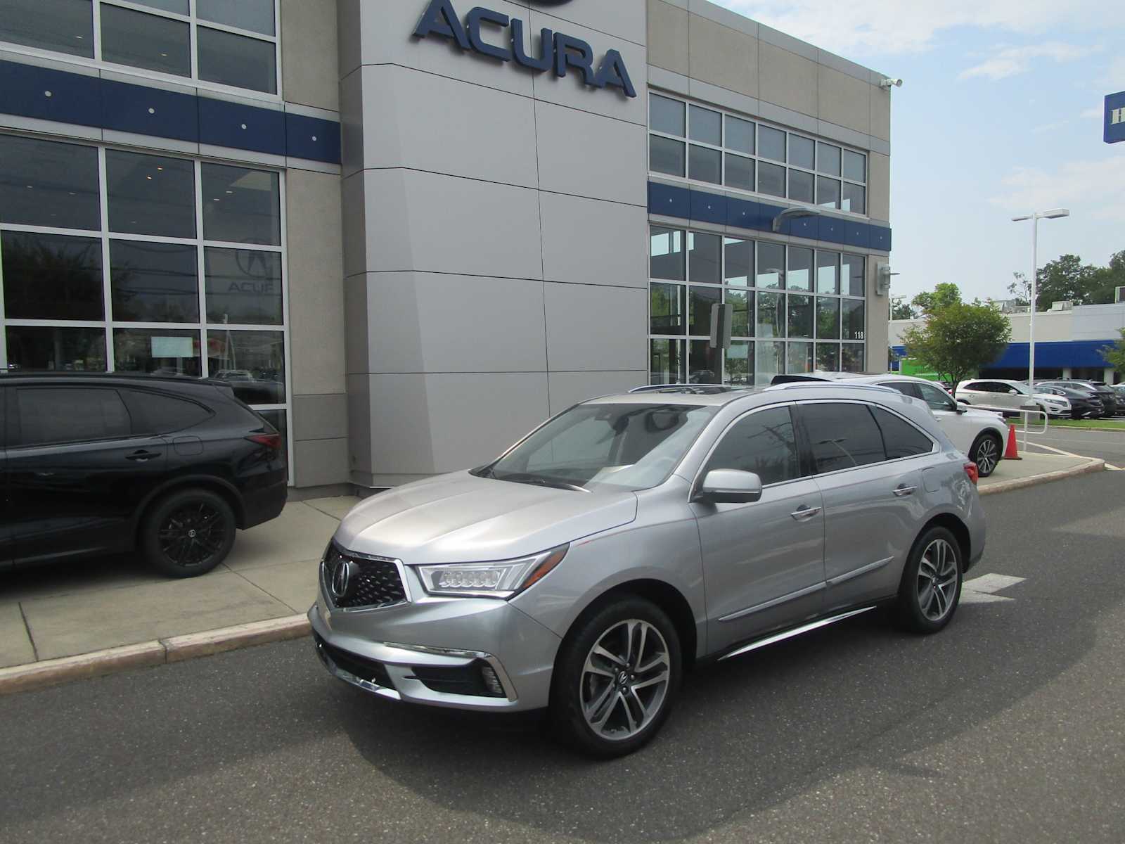 Lunar Silver Metallic 2018 Acura MDX SUV / Crossover Front-Wheel Drive Automatic