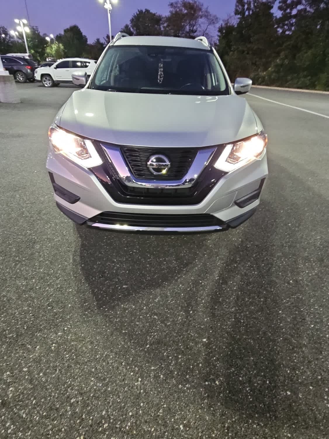 2020 Nissan Rogue SV photo 2